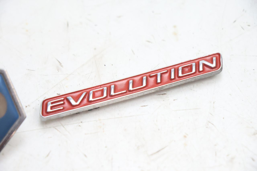photo de BRAND LOGO PIAGGIO X9 EVOLUTION 125 (2003 - 2007) - Zoom on usage condition