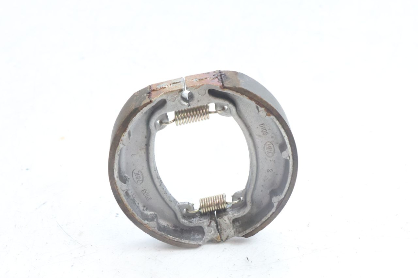 photo de BRAKE SHOE KYMCO AGILITY 16+ 4T 50 (2018 - 2023) - Zoom on usage condition