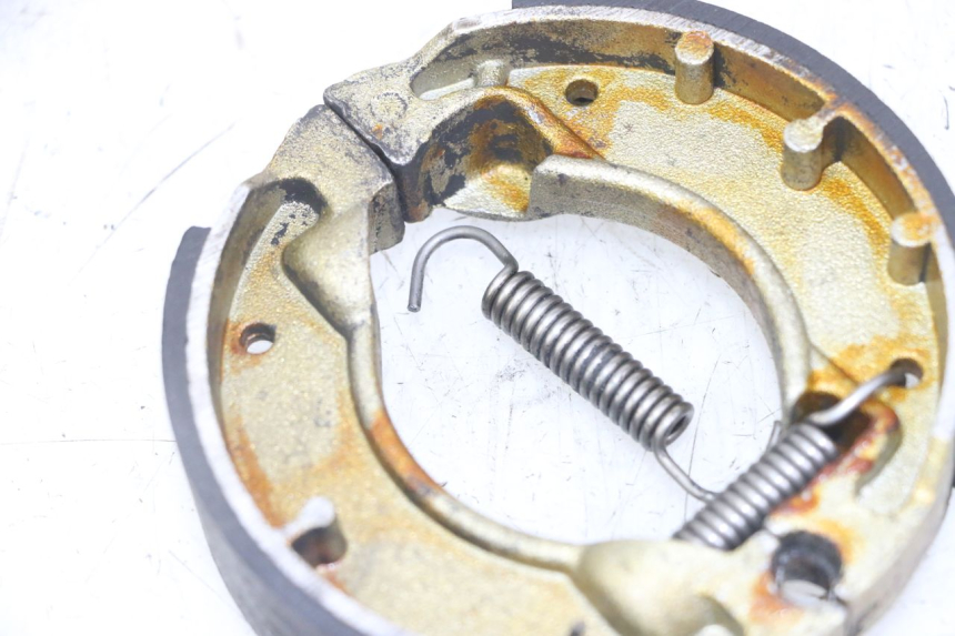 photo de BRAKE SHOE MBK BOOSTER SPIRIT NAKED 50 (2004 - 2017) - Zoom on usage condition