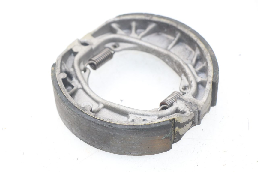 photo de BRAKE SHOE PEUGEOT KISBEE 2T 50 (2010 - 2017) - Zoom on usage condition