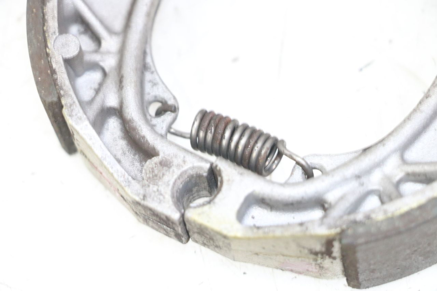 photo de BRAKE SHOES PEUGEOT KISBEE 2T 50 (2018 - 2022) - Zoom on usage condition