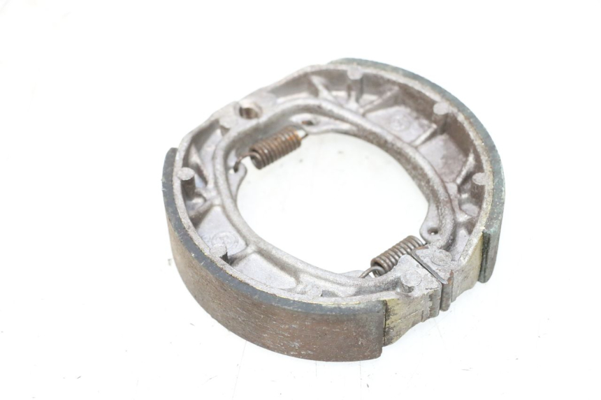photo de BRAKE SHOES PEUGEOT KISBEE 2T 50 (2018 - 2022) - Zoom on usage condition
