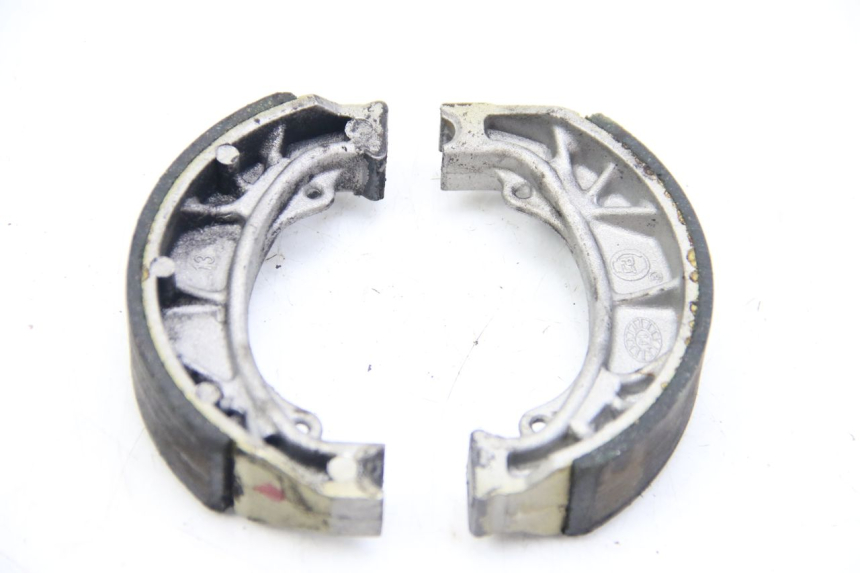 photo de BRAKE SHOE PEUGEOT KISBEE 4T 50 (2010 - 2017) - Technical close-up