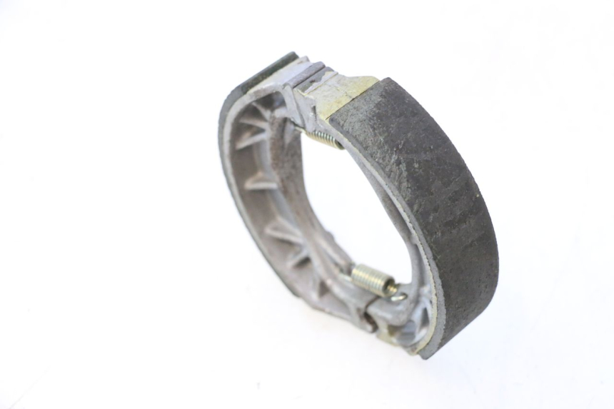 photo de BRAKE SHOE PEUGEOT KISBEE 4T 50 (2018 - 2022) - Zoom on usage condition