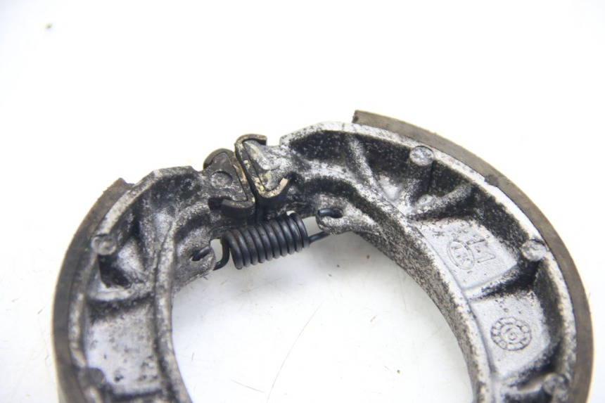 photo de BRAKE SHOE PEUGEOT LUDIX 50 (2008 - 2017) - Zoom on usage condition