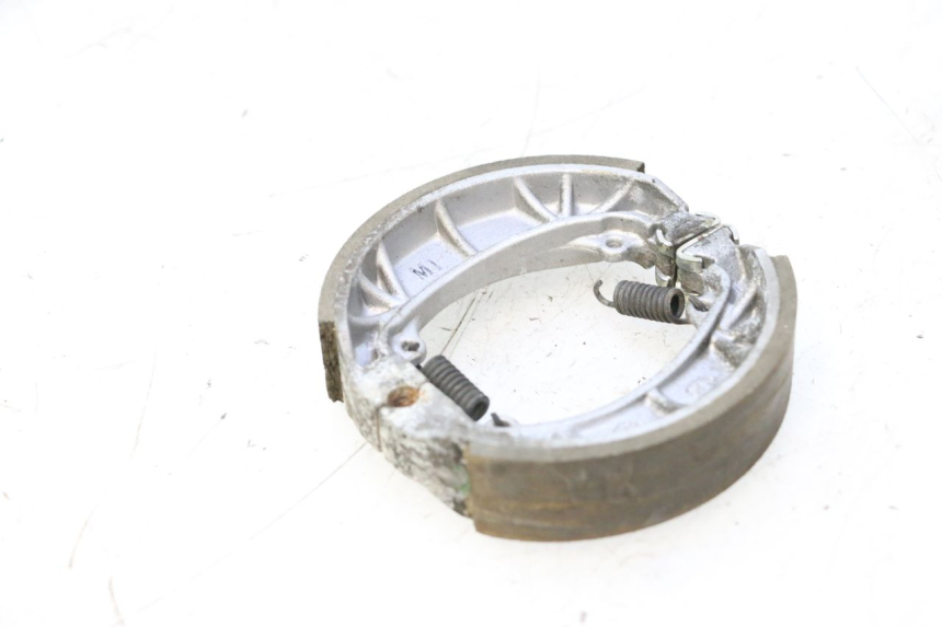 photo de BRAKE SHOES PEUGEOT LUDIX ONE 50 (2004 - 2013) - Zoom on usage condition
