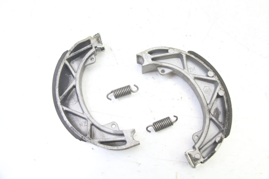 photo de BRAKE SHOE PIAGGIO NEW TYPHOON 50 (2018 - 2021) - Zoom on usage condition
