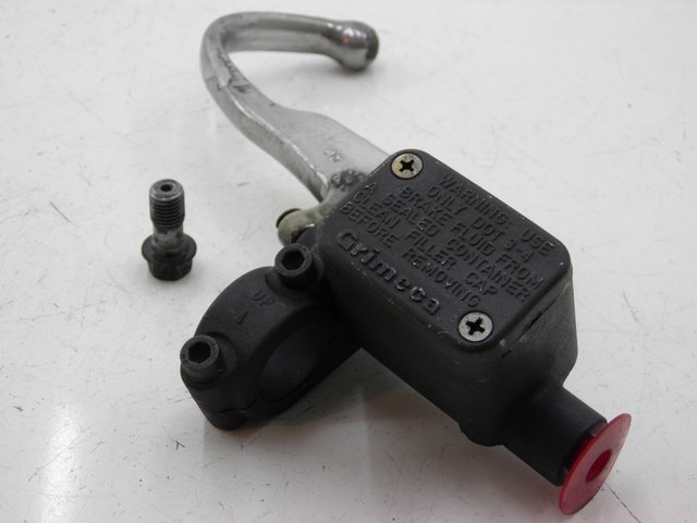 photo de REAR BRAKE MASTER CYLINDER APRILIA LEONARDO ST 250 (2002 - 2005) - Alternative perspective