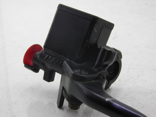 photo de REAR BRAKE MASTER CYLINDER HONDA FES PANTHEON 125 (2003 - 2007) - Surface and material condition