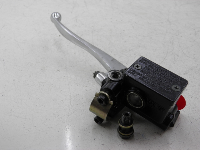 photo de REAR BRAKE MASTER CYLINDER JM MOTOR S-MAX 125 (2010 - 2014) - Zoom on usage condition