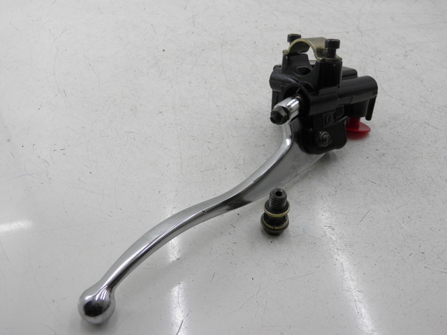 photo de REAR BRAKE MASTER CYLINDER JM MOTOR S-MAX 125 (2010 - 2014) - Technical close-up