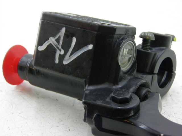 photo de REAR BRAKE MASTER CYLINDER PIAGGIO XEVO - X EVO 125 (2010 - 2015) - Technical close-up