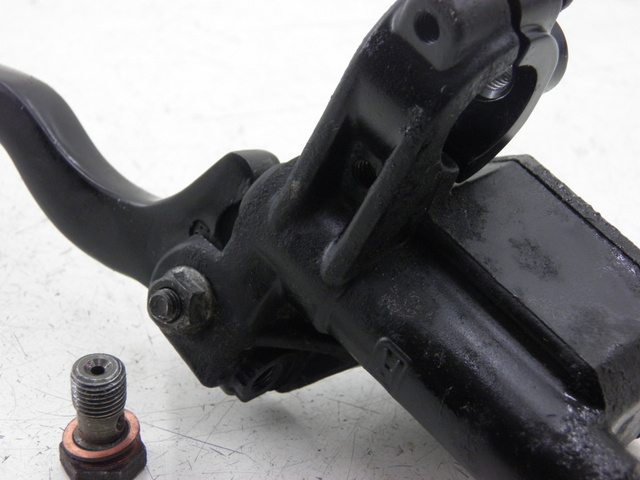photo de REAR BRAKE MASTER CYLINDER PIAGGIO XEVO - X EVO 125 (2007 - 2017) - Zoom on usage condition