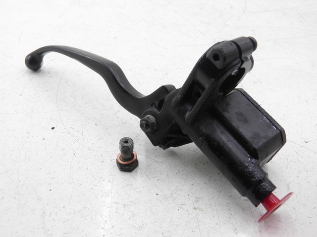 photo de REAR BRAKE MASTER CYLINDER PIAGGIO XEVO - X EVO 125 (2007 - 2017) - Technical close-up