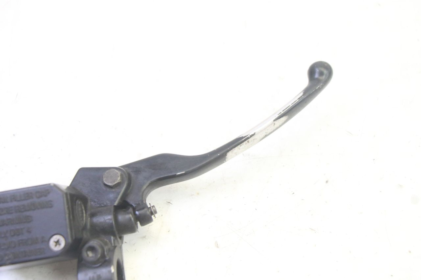 photo de FRONT BRAKE MASTER CYLINDER ADIVA AD3 300 (2014 - 2020) - Zoom on usage condition