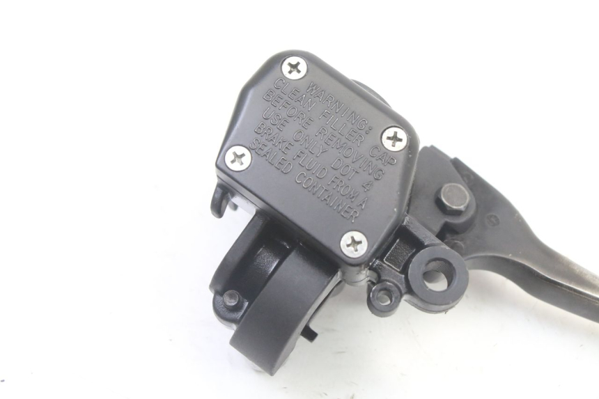 photo de FRONT BRAKE MASTER CYLINDER APRILIA ATLANTIC 125 (2003 - 2009) - Alternative perspective