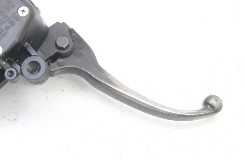 photo de FRONT BRAKE MASTER CYLINDER APRILIA ATLANTIC 125 (2003 - 2009) - Technical close-up