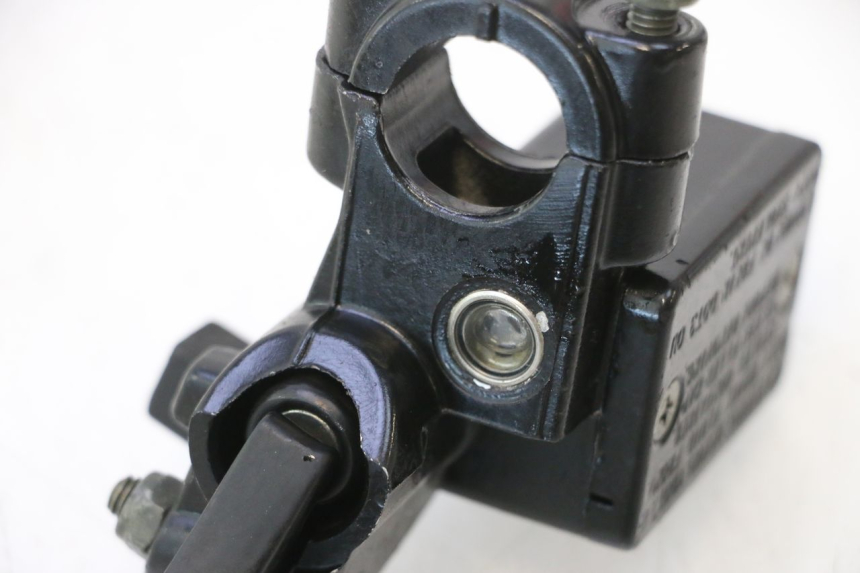 photo de FRONT BRAKE MASTER CYLINDER MASH BIBOP 2.0 50 (2021 - 2026) - Technical close-up