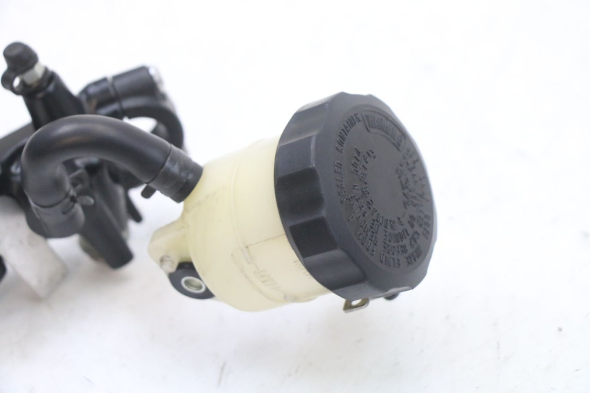 photo de FRONT BRAKE MASTER CYLINDER BMW S RR ABS S1000RR 1000 (2015 - 2018) - Zoom on usage condition