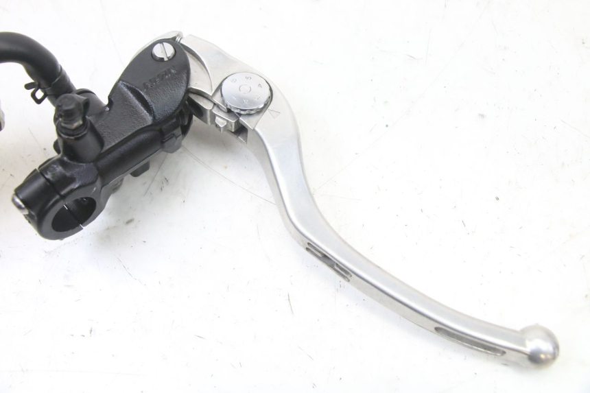 photo de FRONT BRAKE MASTER CYLINDER BMW S RR ABS S1000RR 1000 (2015 - 2018) - Surface and material condition