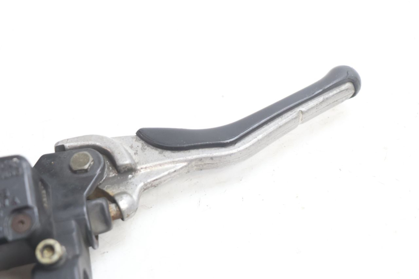 photo de FRONT BRAKE MASTER CYLINDER MBK BOOSTER ROCKET 50 (1995 - 1998) - Zoom on usage condition