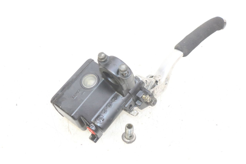photo de FRONT BRAKE MASTER CYLINDER SUZUKI BURGMAN 650 (2002 - 2004) - Alternative perspective