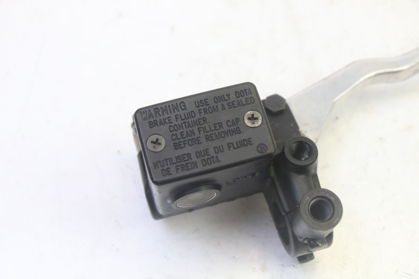 photo de FRONT BRAKE MASTER CYLINDER SUZUKI BURGMAN 125 (2007 - 2014) - Component detail