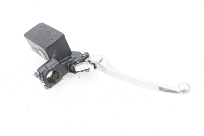 photo de FRONT BRAKE MASTER CYLINDER SUZUKI BURGMAN 650 (2013 - 2020) - Technical close-up