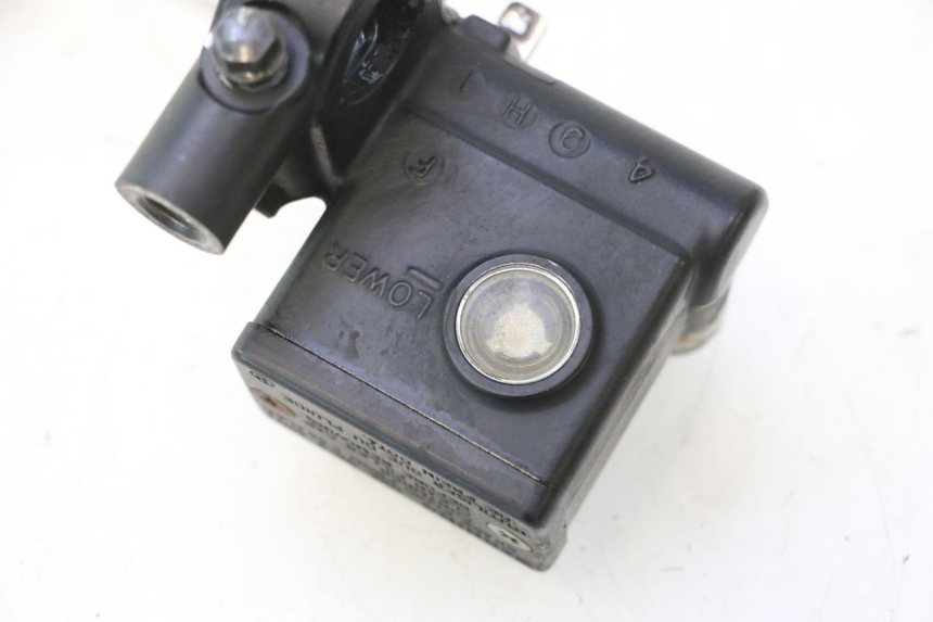 photo de FRONT BRAKE MASTER CYLINDER SUZUKI BURGMAN 125 (2007 - 2014) - Alternative perspective