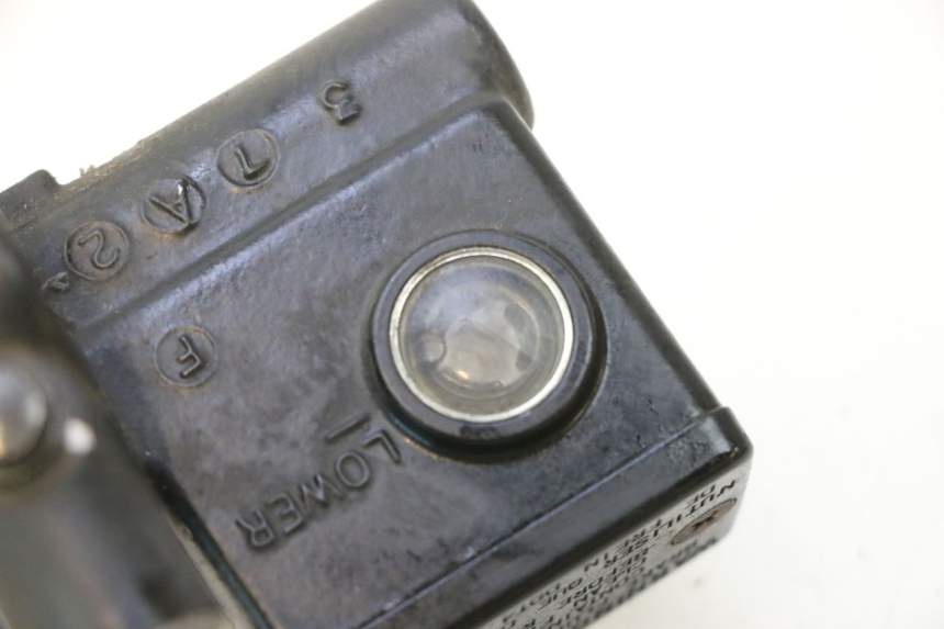 photo de FRONT BRAKE MASTER CYLINDER SUZUKI BURGMAN 125 (2007 - 2014) - Alternative perspective