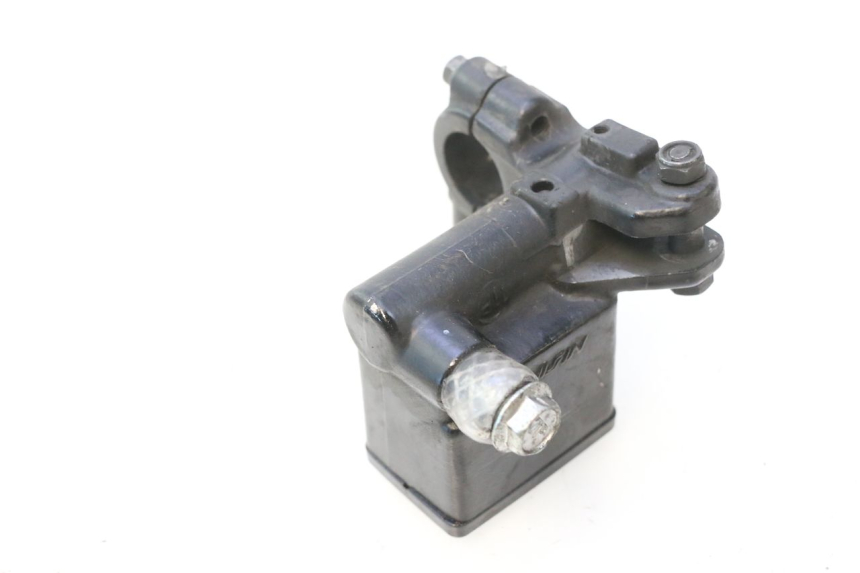 photo de FRONT BRAKE MASTER CYLINDER SUZUKI BURGMAN 125 (2007 - 2014) - Technical close-up