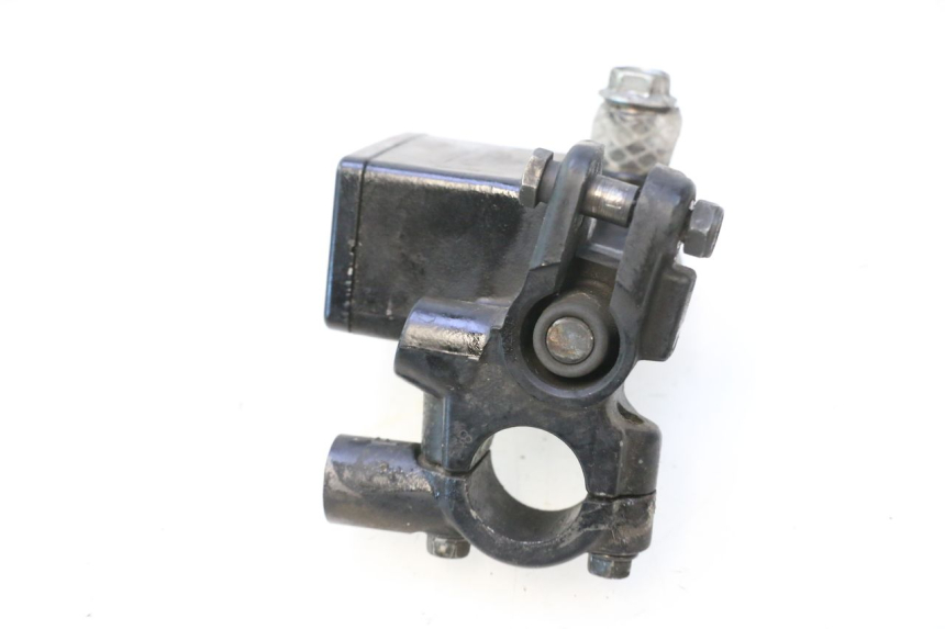 photo de FRONT BRAKE MASTER CYLINDER SUZUKI BURGMAN 125 (2007 - 2014) - Fixing points details