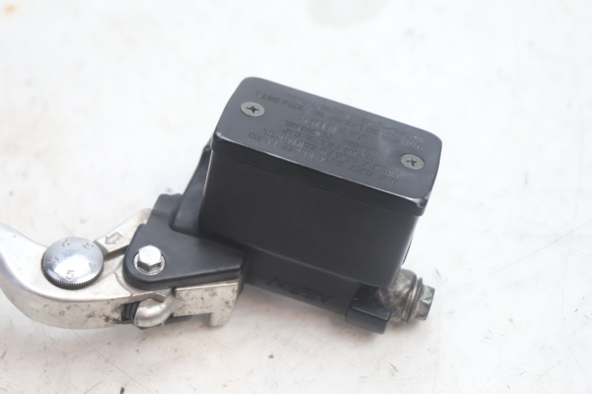 photo de FRONT BRAKE MASTER CYLINDER SUZUKI BURGMAN EXECUTIVE ABS 650 (2006 - 2012) - Product overview