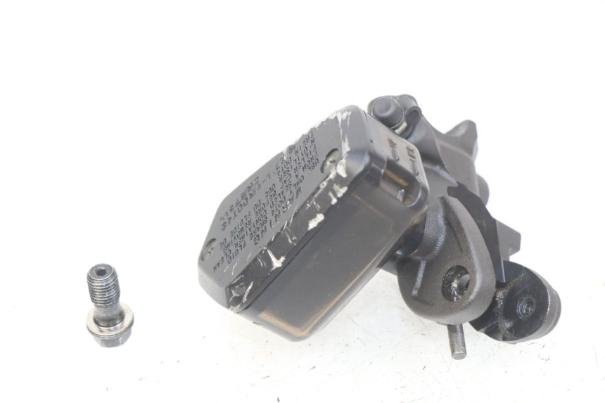 photo de FRONT MASTER CYLINDER HONDA CB R 1000 (2018 - 2023) - Component detail