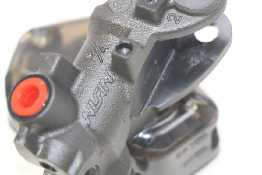 photo de FRONT MASTER CYLINDER HONDA CB R 1000 (2018 - 2023) - Technical close-up