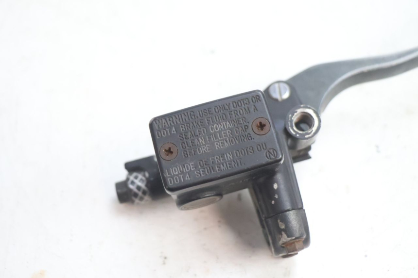 photo de FRONT BRAKE MASTER CYLINDER HONDA CB TWO FIFTY 250 (1991 - 2002) - Component detail