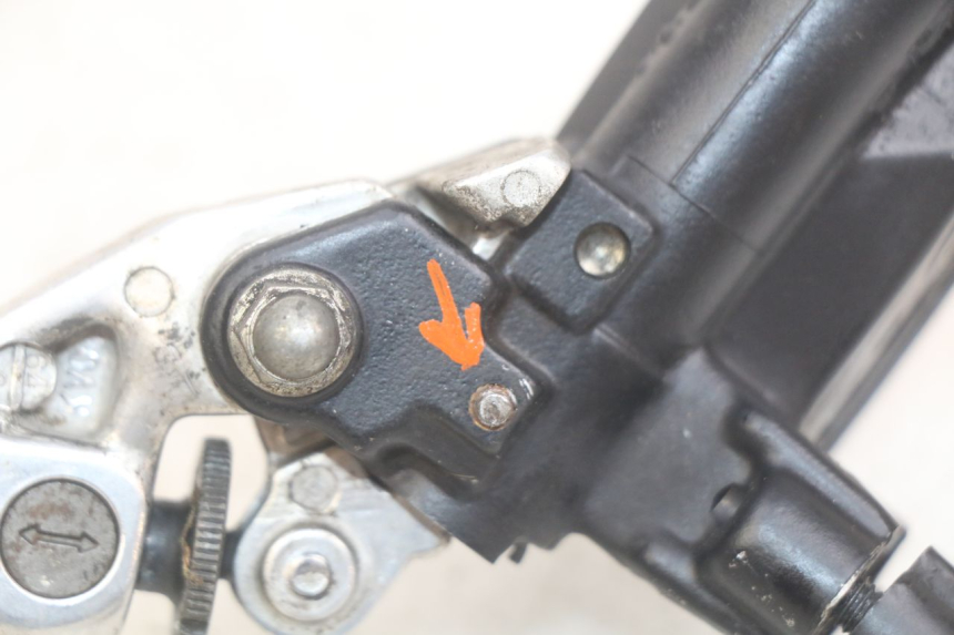photo de FRONT MASTER CYLINDER HONDA CBR F SC25 1000 (1989 - 1992) - Zoom on usage condition