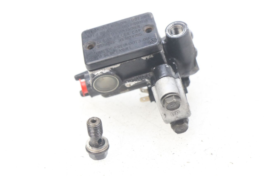 photo de FRONT BRAKE MASTER CYLINDER HONDA CBR R 125 (2003 - 2006) - Main view