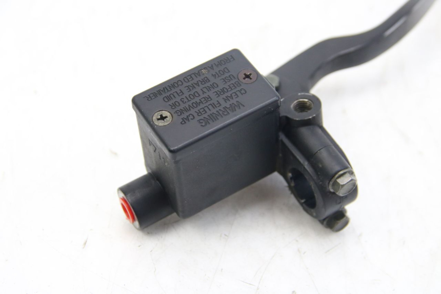 photo de FRONT BRAKE MASTER CYLINDER PEUGEOT CITYSTAR 50 (2013 - 2017) - Zoom on usage condition