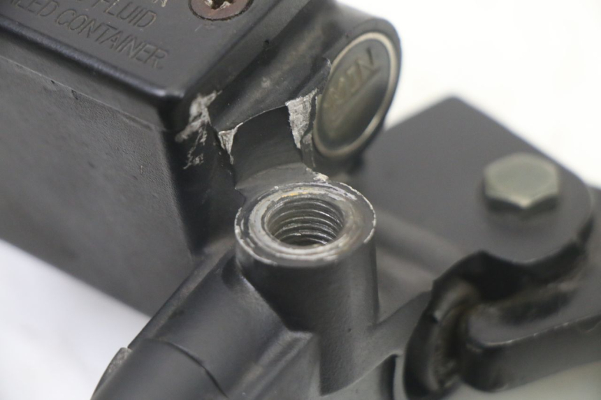 photo de FRONT BRAKE MASTER CYLINDER PEUGEOT CITYSTAR 50 (2013 - 2017) - Alternative perspective