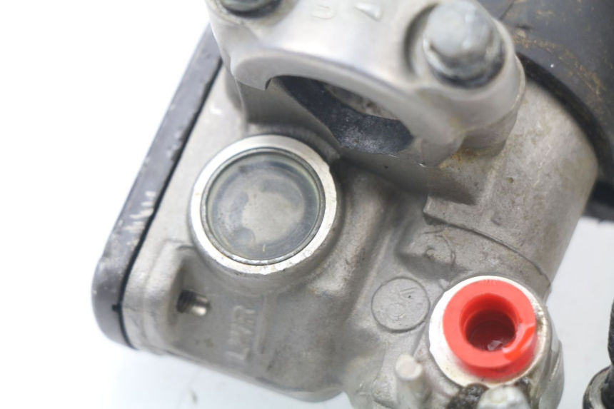 photo de FRONT BRAKE MASTER CYLINDER HONDA CR 125 (2000 - 2001) - Zoom on usage condition