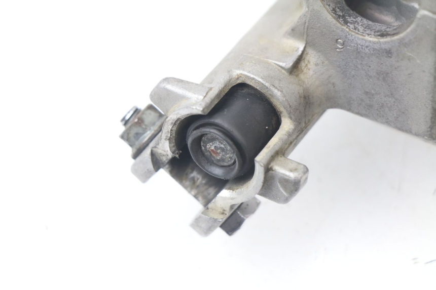 photo de FRONT BRAKE MASTER CYLINDER HONDA CRF CR-F 450 (2001 - 2005) - Technical close-up