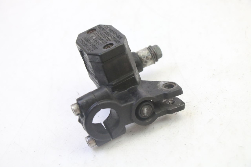 photo de FRONT BRAKE MASTER CYLINDER SYM CROX 4T 50 (2016 - 2023) - Alternative perspective