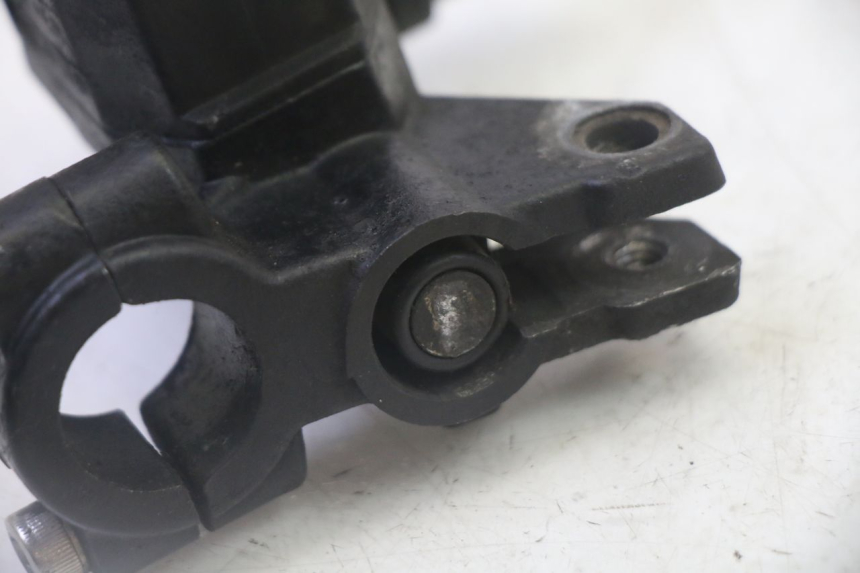 photo de FRONT BRAKE MASTER CYLINDER SYM CROX 4T 50 (2016 - 2023) - Technical close-up