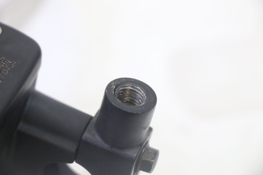 photo de FRONT BRAKE MASTER CYLINDER KYMCO DINK STREET 125 (2009 - 2014) - Alternative perspective