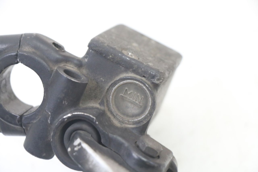 photo de FRONT MASTER CYLINDER PEUGEOT ELYSTAR 50 (2002 - 2014) - Technical close-up