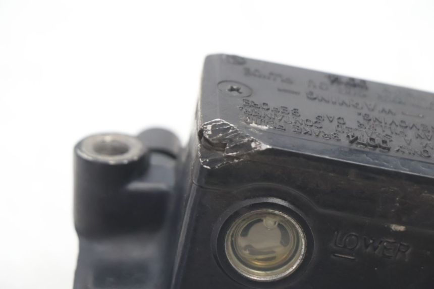photo de FRONT BRAKE MASTER CYLINDER KAWASAKI ER-6 ER6 N 650 (2005 - 2009) - Fixing points details
