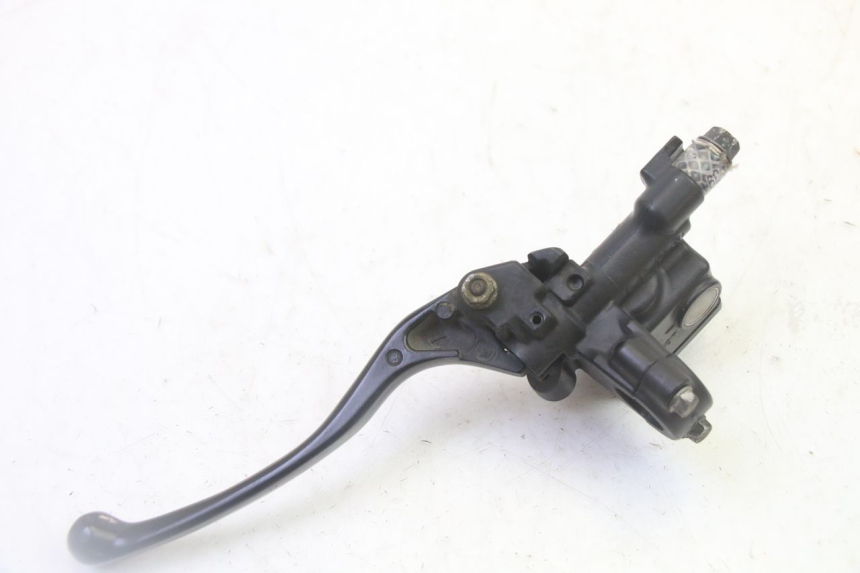photo de FRONT MASTER CYLINDER HONDA FES S-WING SWING ABS 125 (2007 - 2015) - Fixing points details