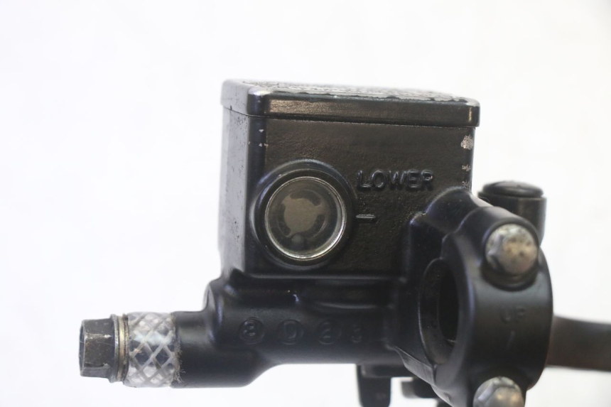 photo de FRONT MASTER CYLINDER HONDA FES S-WING SWING ABS 125 (2007 - 2015) - Technical close-up