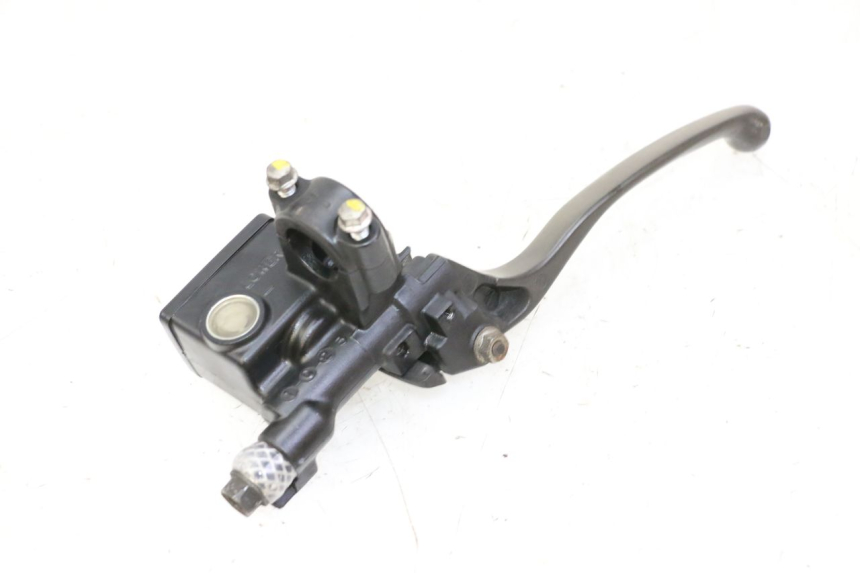 photo de FRONT MASTER CYLINDER HONDA FES S-WING SWING ABS 125 (2007 - 2015) - Technical close-up